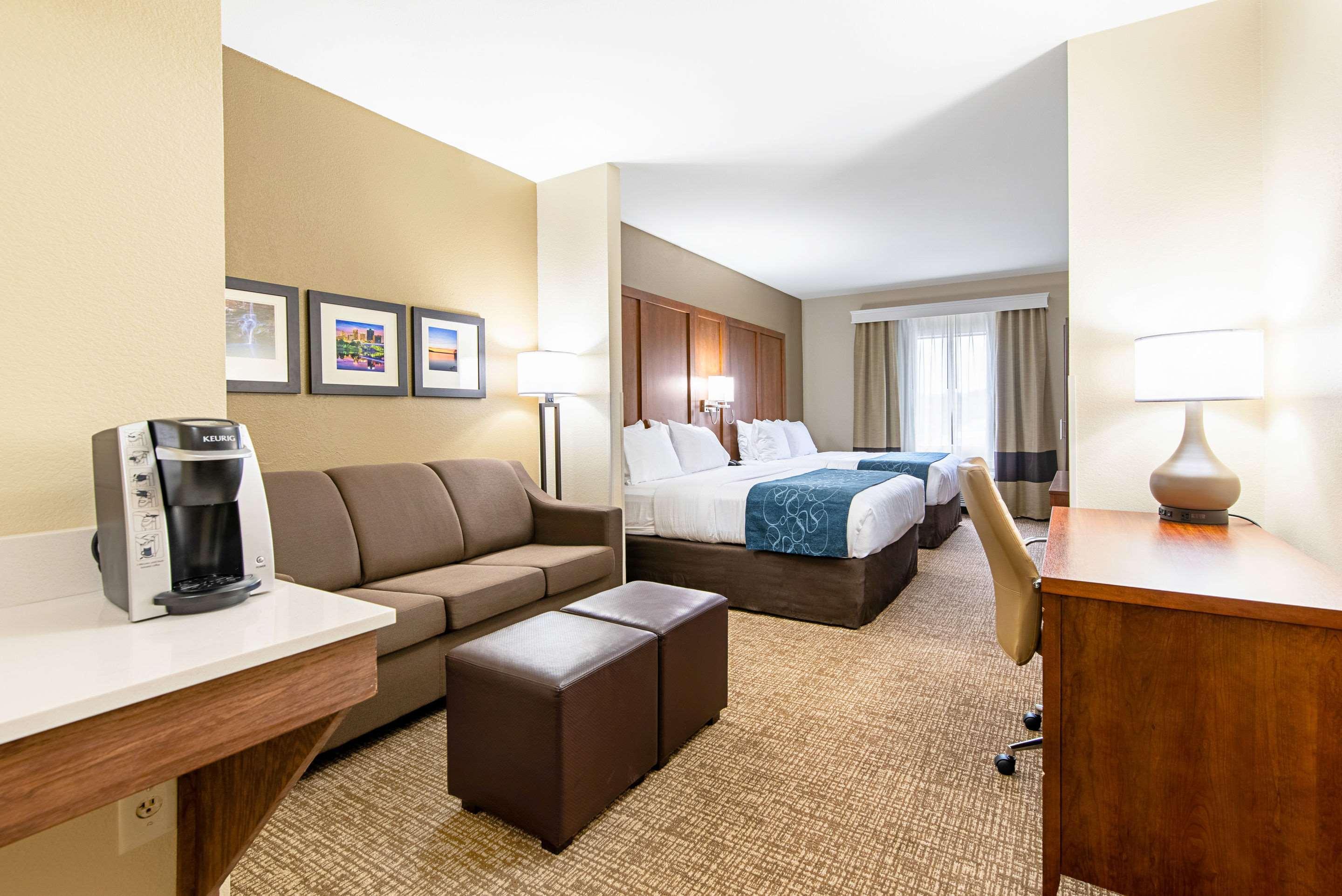 Comfort Inn & Suites Pine Bluff Esterno foto